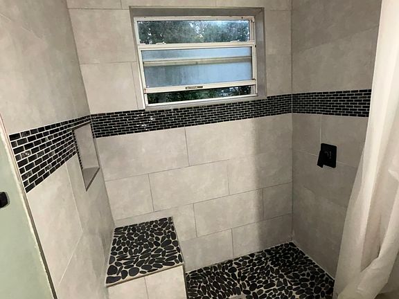 3rd image of 13936 20th St
