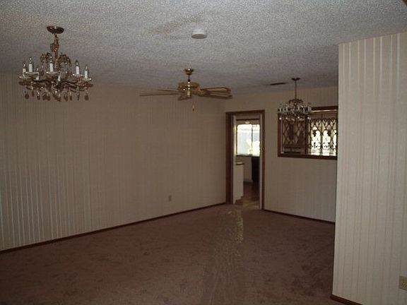 4th image of 3508 Knoxville Dr
