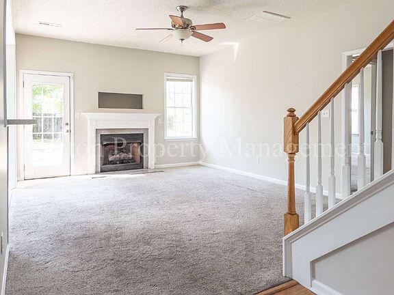 5th image of 448 Vallie Ln