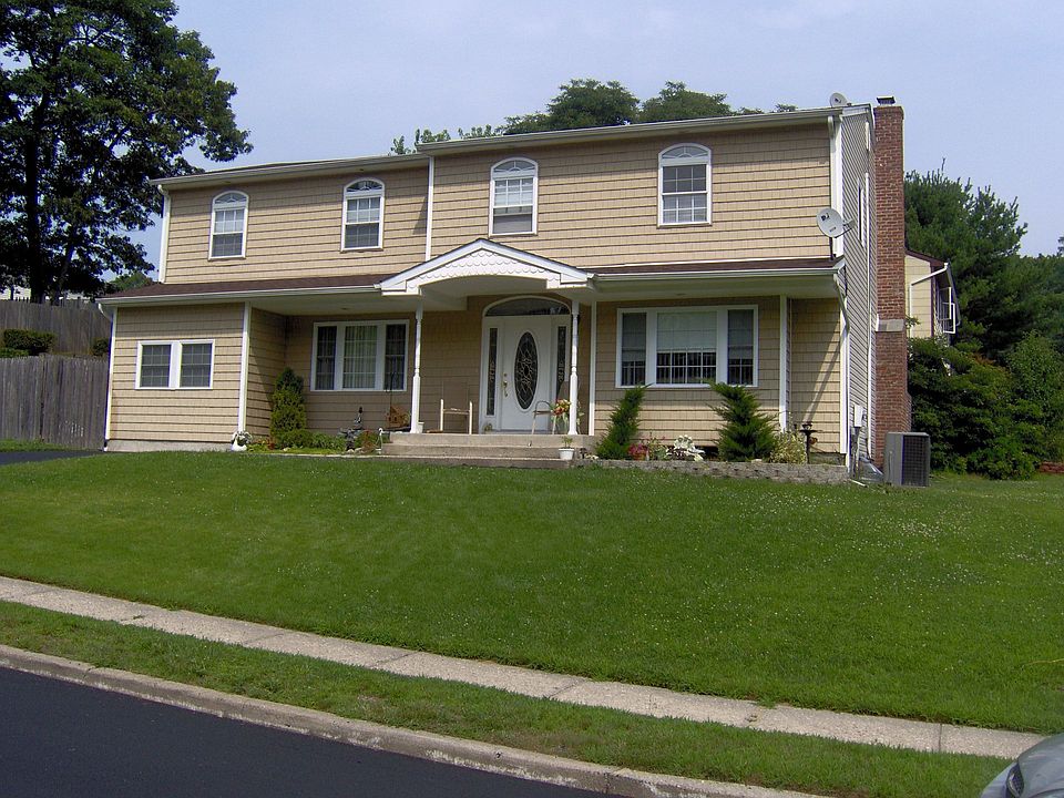 1st image of 15 Olive Ct