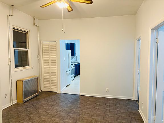 4th image of 121 Linden St APT 3
