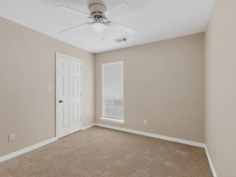 117 W Wilson Ave — Photo 27