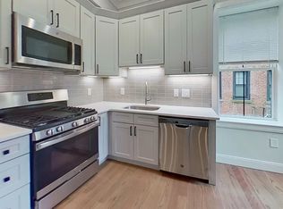 191 Porter St #3R, Boston, MA 02128