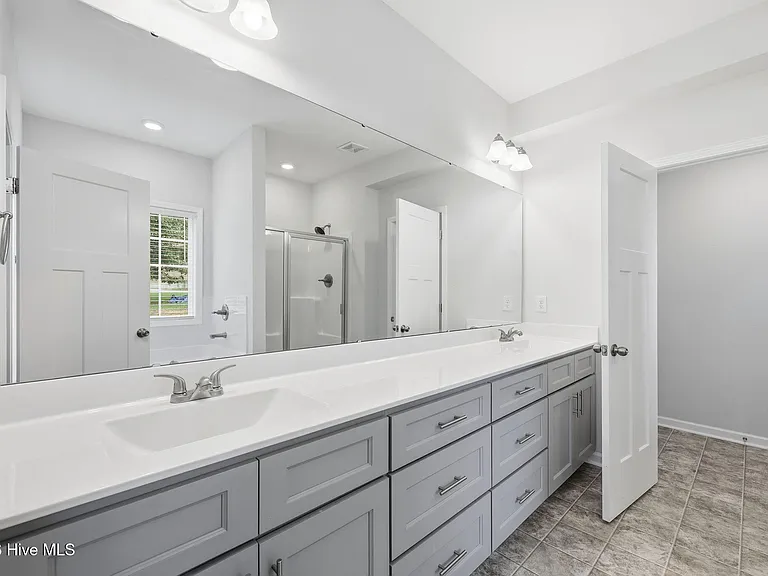 105 Village Dr — Photo 30