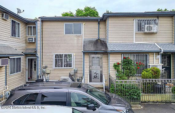 1st image of 187 Mosel Ave