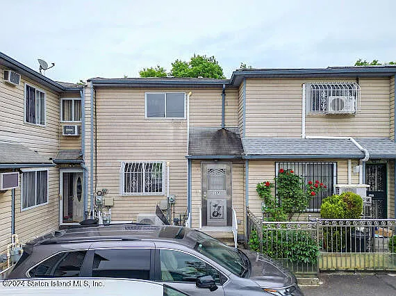 187 Mosel Ave photo 1
