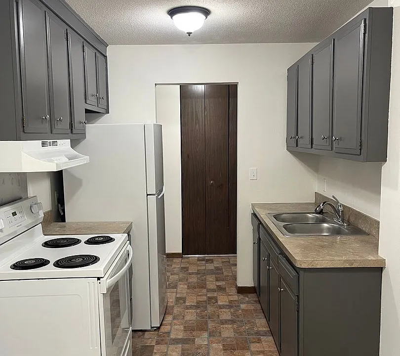 DJ Smith Realty Emerson Ave S