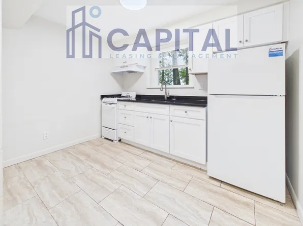 55 Alabama Ave APT 1A, Warwick, RI 02888