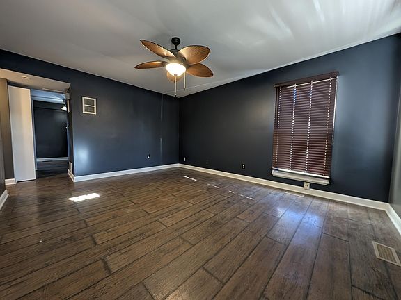 4th image of 988 W 61st Ave