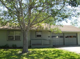 1621 N 1st St, Kerrville, TX 78028