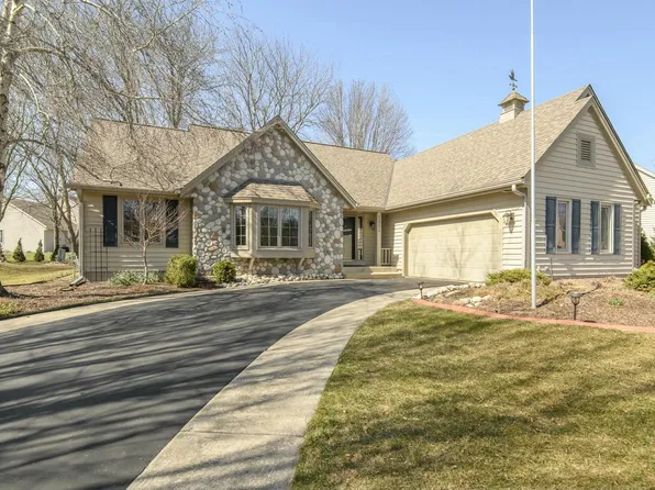 5065 South Nicolet DRIVE, New Berlin, WI 53151
