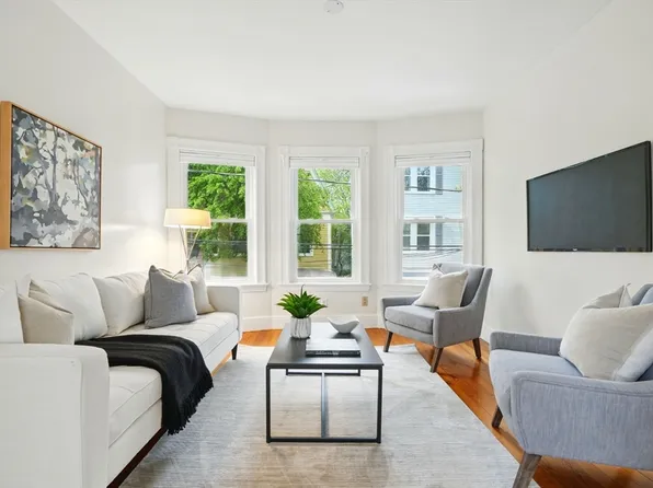 65 Eustis St #2, Cambridge, MA 02140
