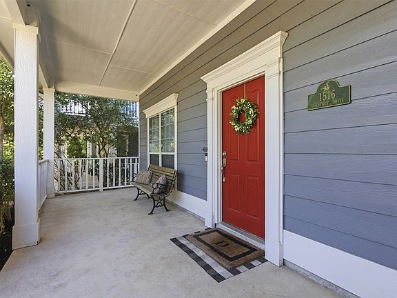 3rd image of 1516 Chestnut Dr