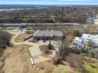 1227 E Kimberly Rd #5A, Bettendorf, IA 52722