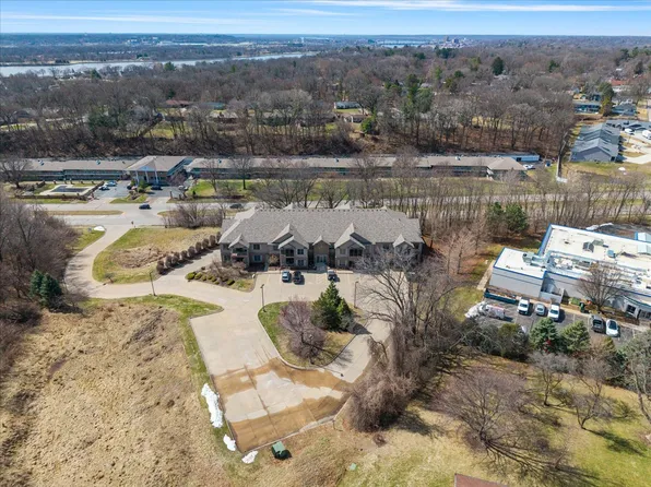 1227 E Kimberly Rd #5, Bettendorf, IA 52722