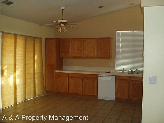 4th image of 2281 E El Paso Ave