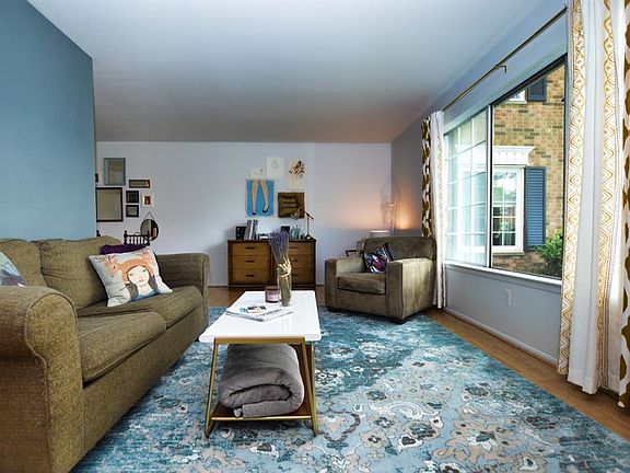 3rd image of 687 E Fox Hills Dr #1