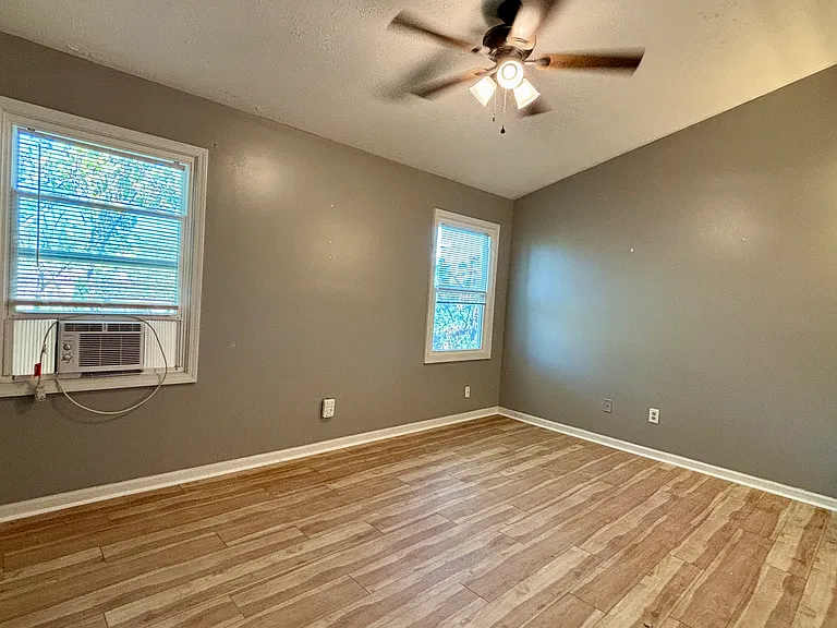 6086 Southbay Dr — Photo 11