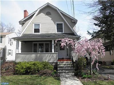 1st image of 216 E Linden Ave