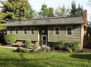 828 Ridgefield Ave, Pittsburgh, PA 15216