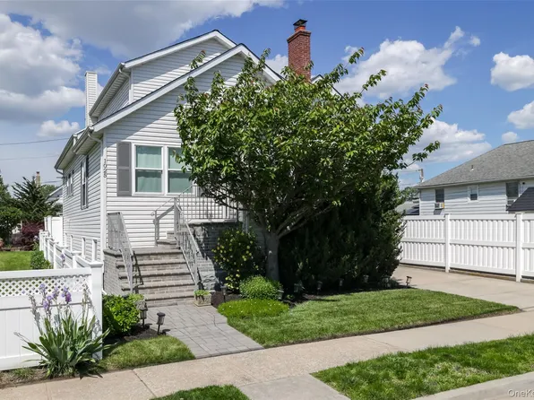 1025 Knickerbocker Road, Island Park, NY 11558