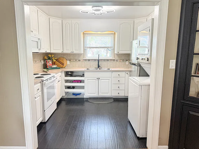 407 E Jersey St — Photo 8