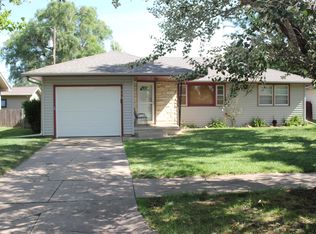 613 Carl Ave, Salina, KS 67401