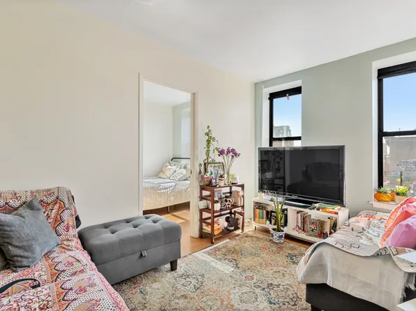 728 Driggs Avenue 26 image 1 of 6