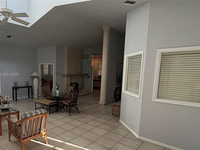 735 SW 148th Ave #1711 — Photo 32