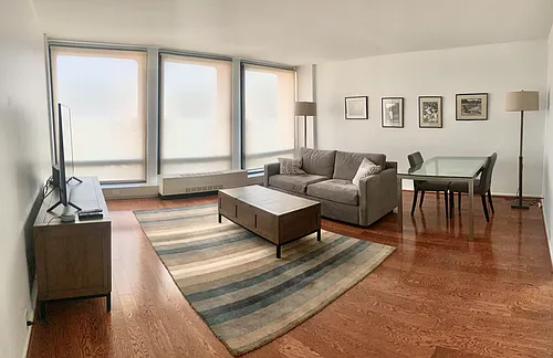 210 Locust St #18CW Photo 1