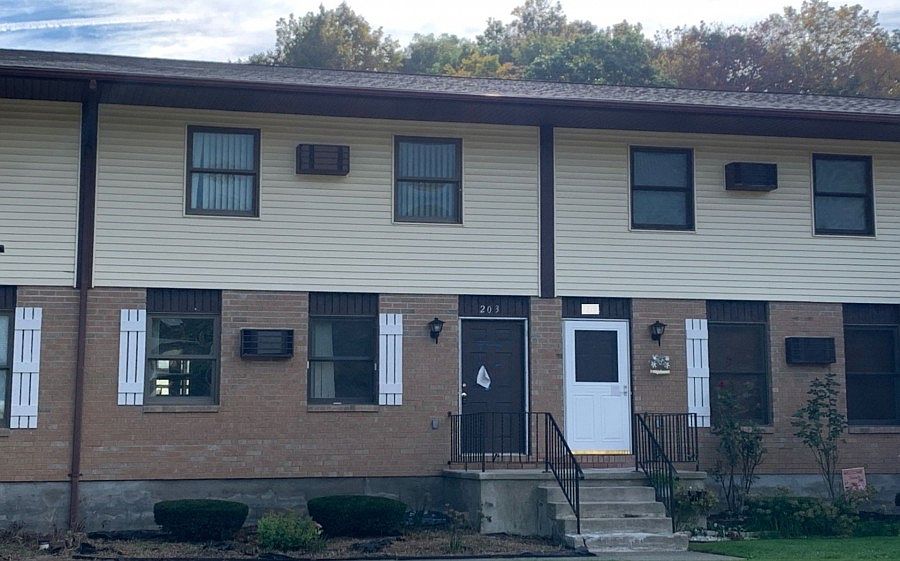 1st image of 203 Parr Meadow Dr