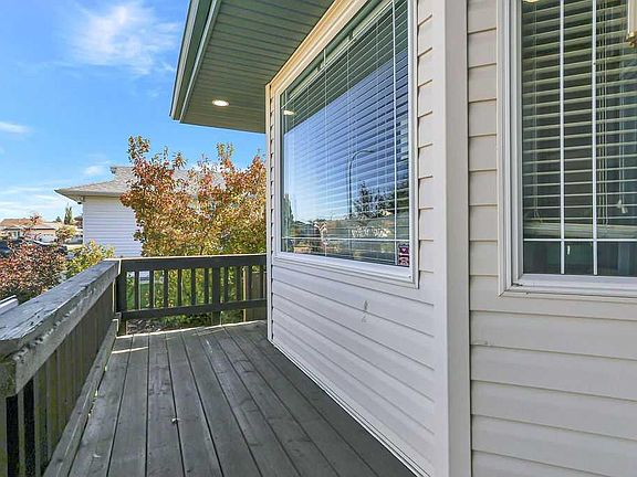 3rd image of 124 N Lamont Close