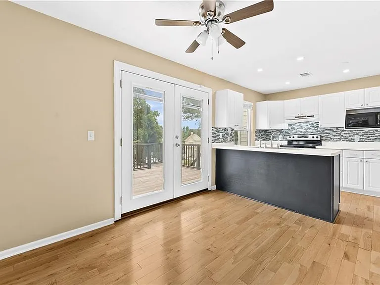 2266 Oak Glenn Cir — Photo 17