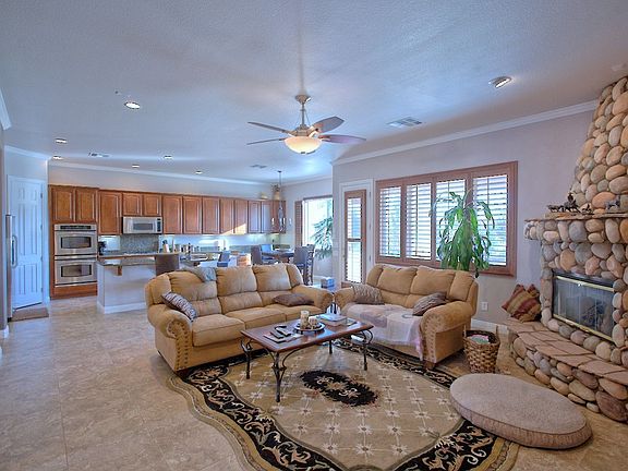 Great Room w/ Fireplace