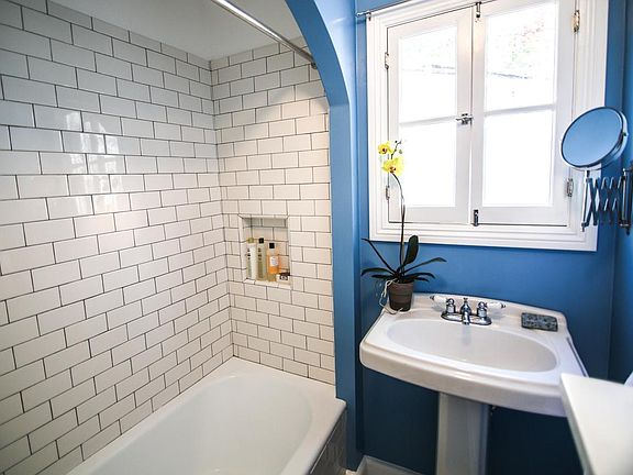 5th image of 2490 N Gower St