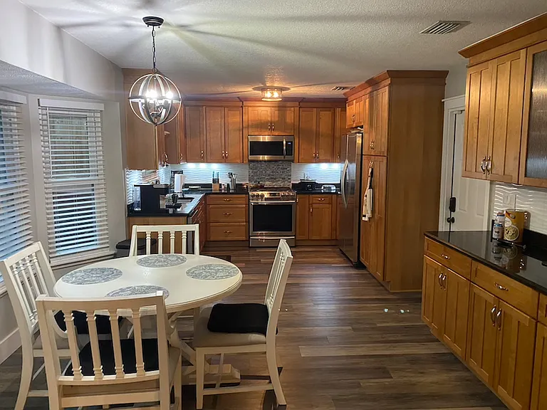 805 N Lakeside Dr — Photo 14