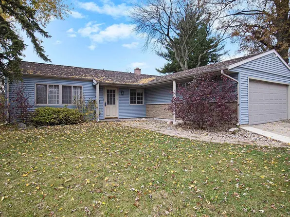 1407 Orkney Ct, South Bend, IN 46614