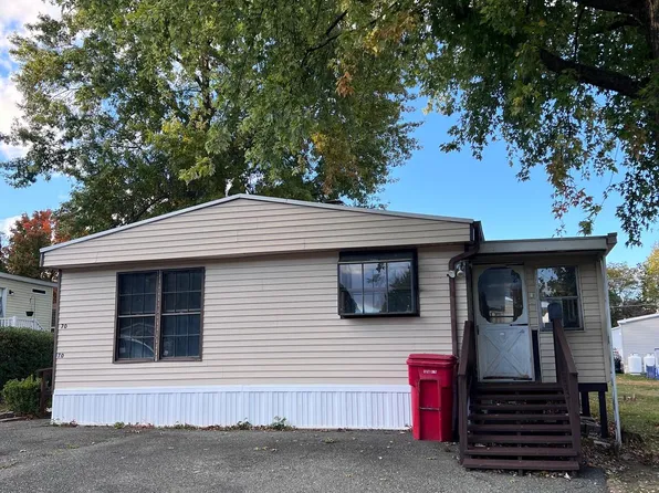 70 Mansfield Dr, Macungie, PA 18062