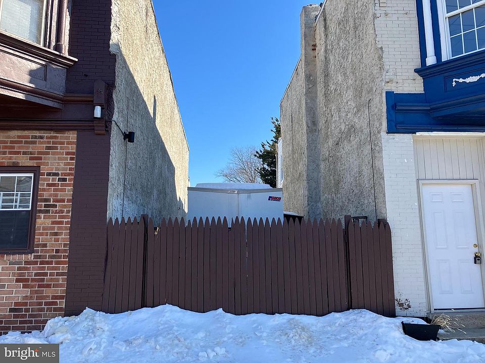 1st image of 611 S 52nd St
