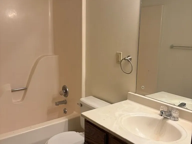 2813 Whitener St — Photo 15