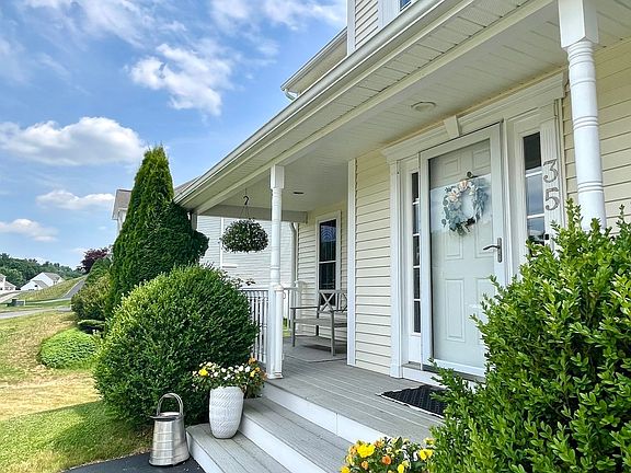 3rd image of 35 Brunelle Dr