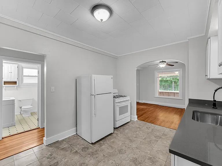 261 W Main St #1 — Photo 9
