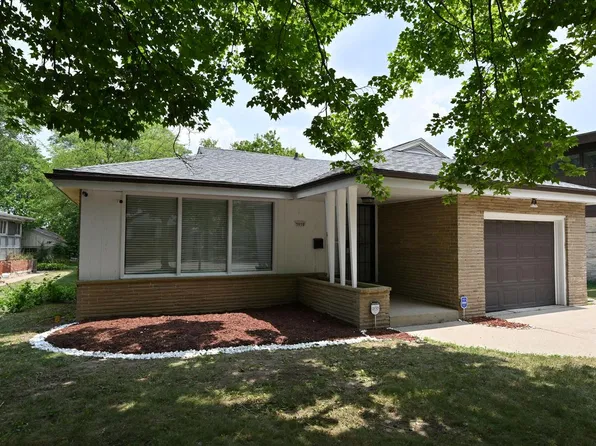 3950 N 58th STREET, Milwaukee, WI 53216