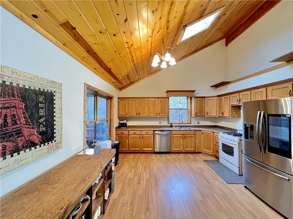 438 County Road 2322, Eureka Springs, AR 72631