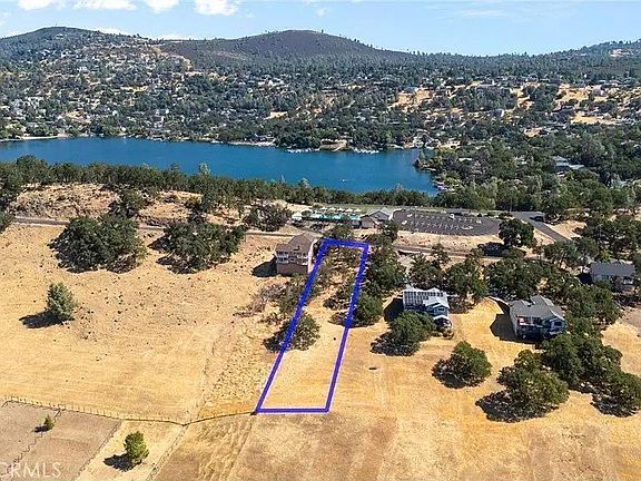 2nd image of 16717 Hawks Hill Rd