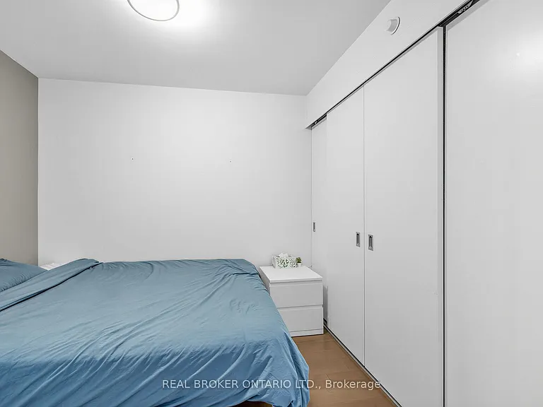 170 Fort York Blvd #407 — Photo 28