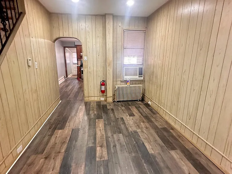 247 Morris Ave — Photo 4