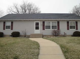 611 11th Ave, De Witt, IA 52742