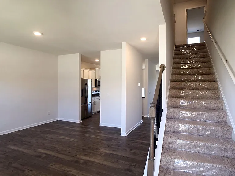208 Marathon Ln — Photo 11