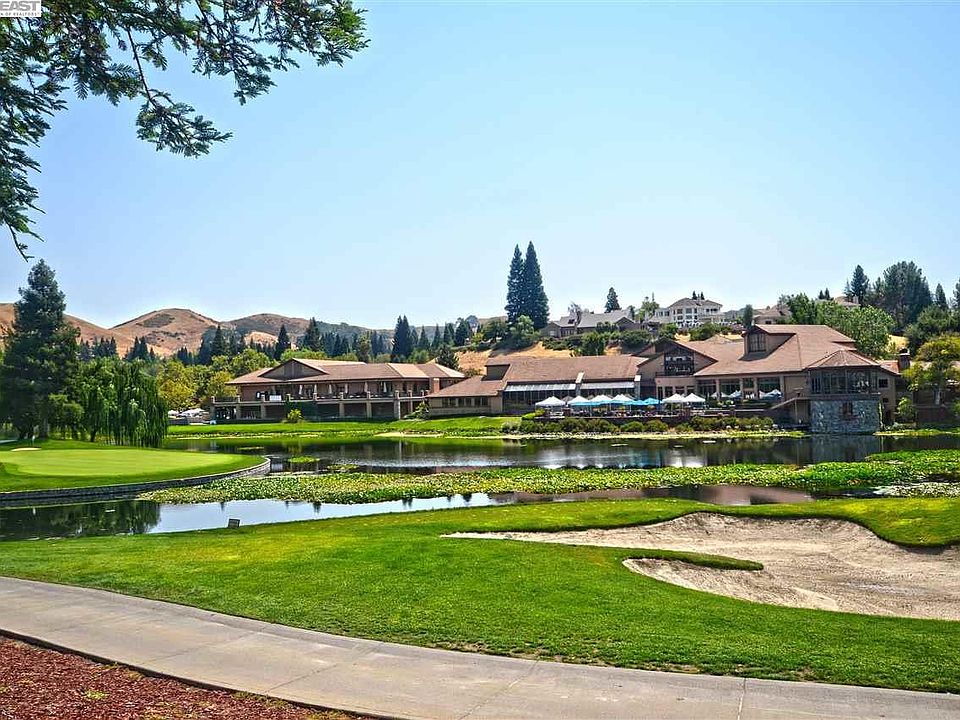 2nd image of 931 Redwood Dr